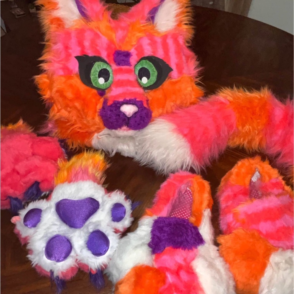 Fursuit Partial for Sale – Bright, Colorful, Super Cute! 🐾🦊🧡